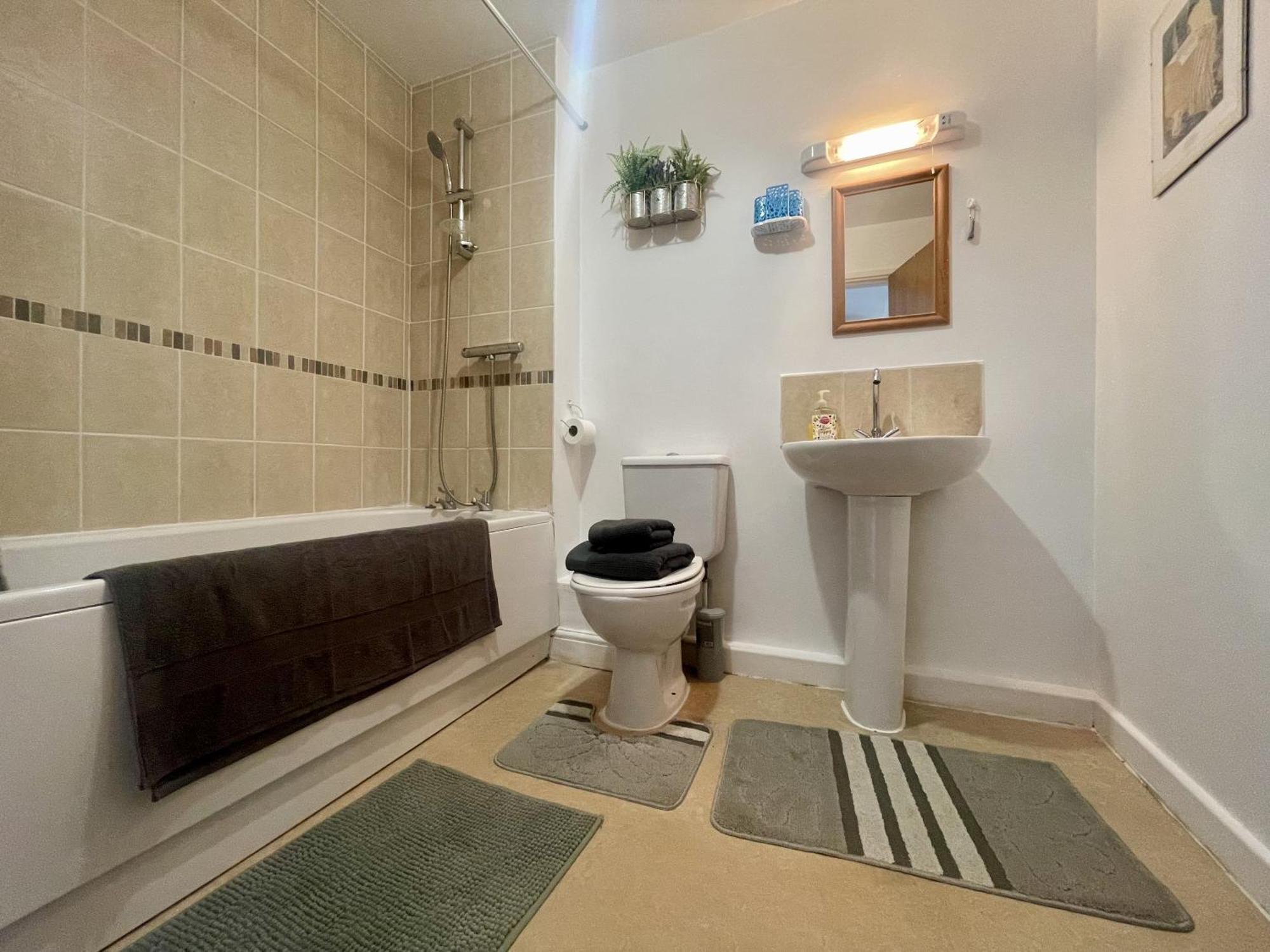 Hk Life Serviced Apartment , City Centre Swindon Eksteriør billede