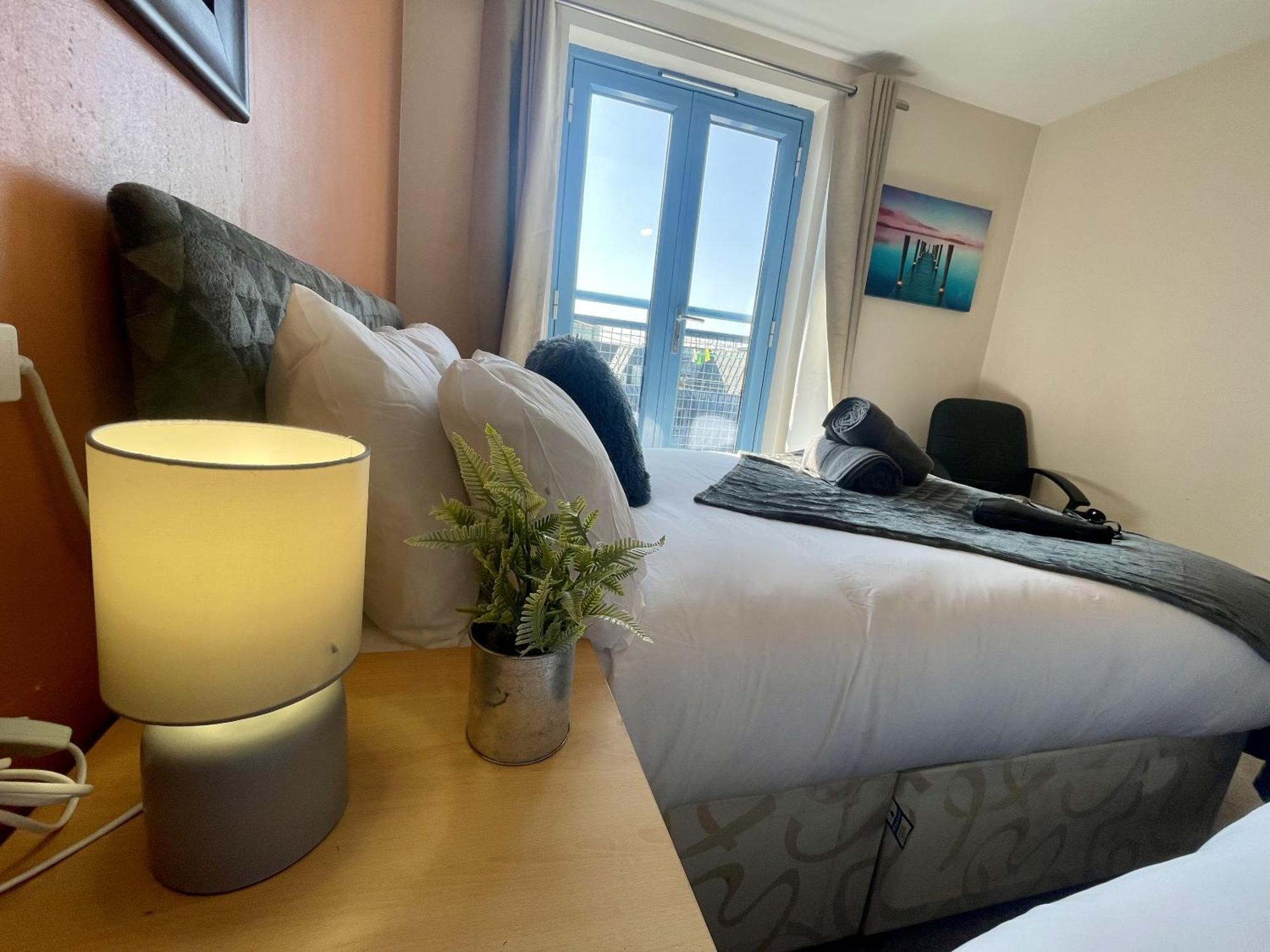 Hk Life Serviced Apartment , City Centre Swindon Eksteriør billede