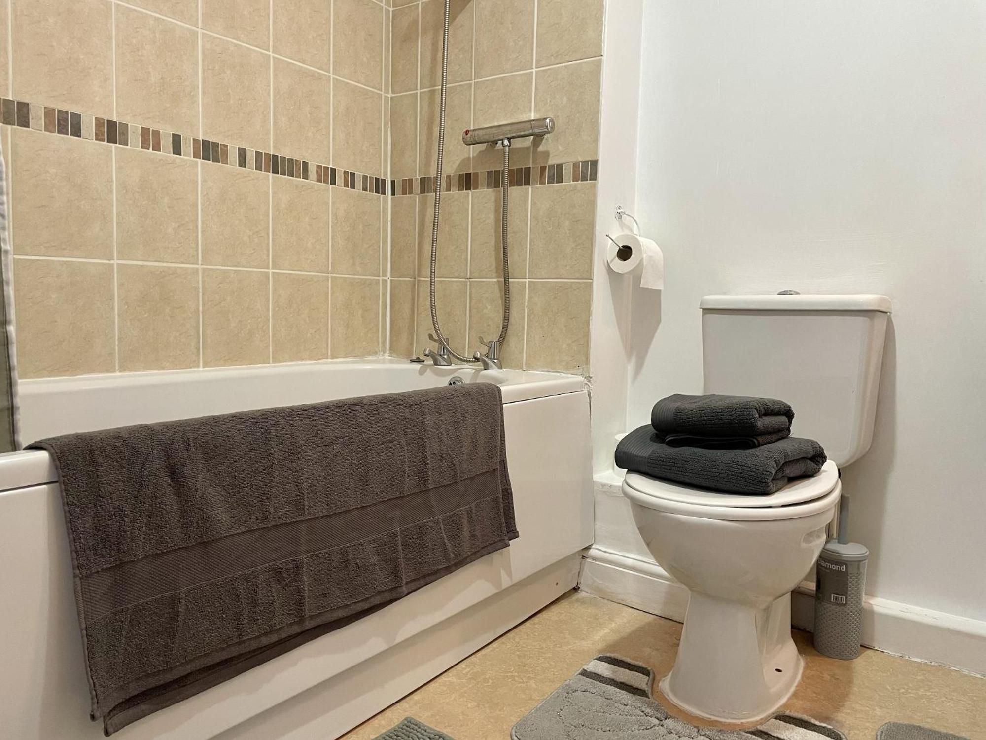 Hk Life Serviced Apartment , City Centre Swindon Eksteriør billede